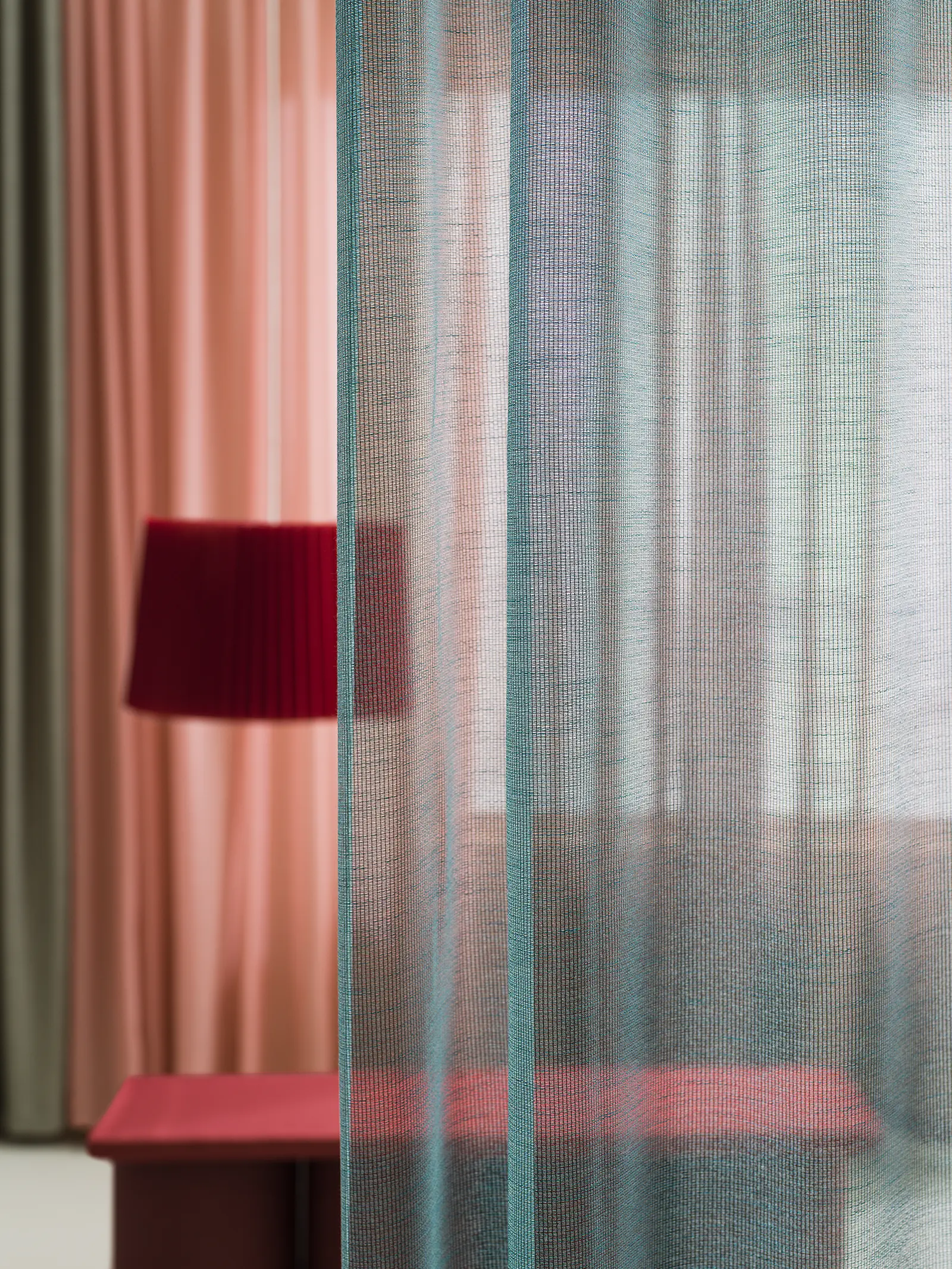 Note 101900 5 Tilt and Note in an environment.