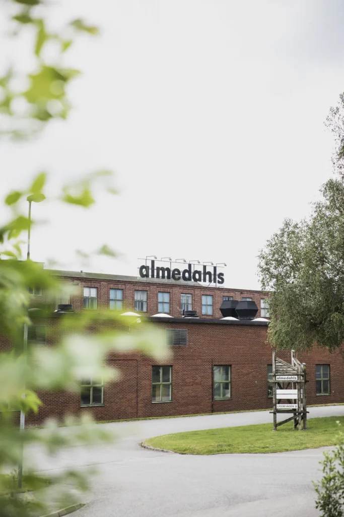 Uni-coloured hanging curtain fabrics