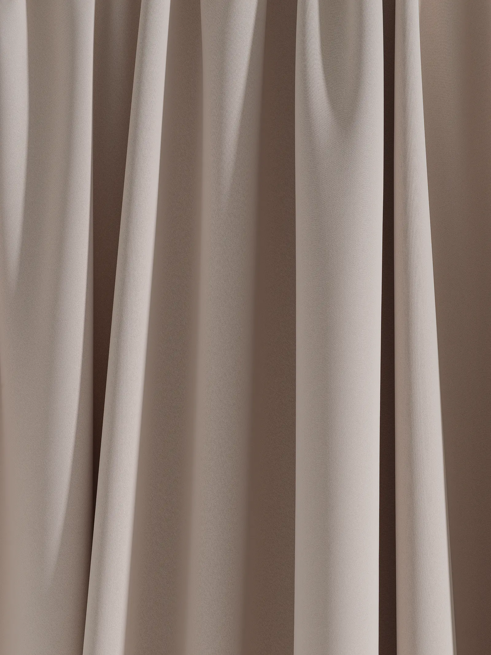 Etage is a highly versatile dimout fabric.