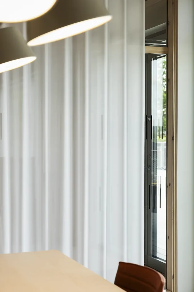 Referensprojekt Centiro – hängande textil Circle textile