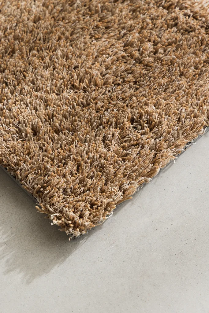 VILA rug showing its deep, soft cut-pile texture.